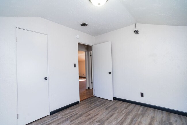 Building Photo - 1309 S Gary Dr