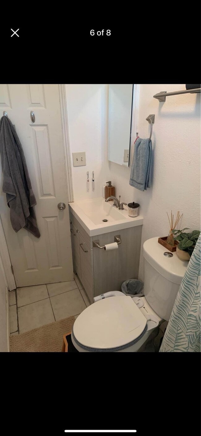 Building Photo - 419 E Easton St