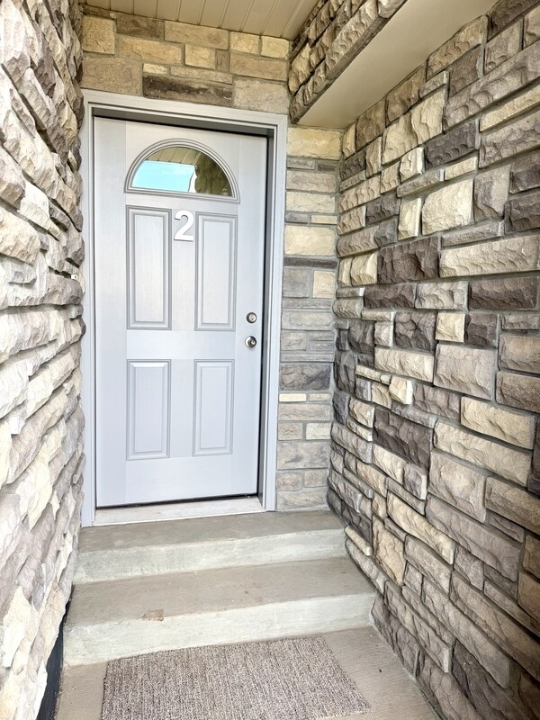 Building Photo - 361 W 400 S