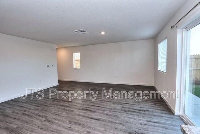 Building Photo - 2097 Shady Tree Cir