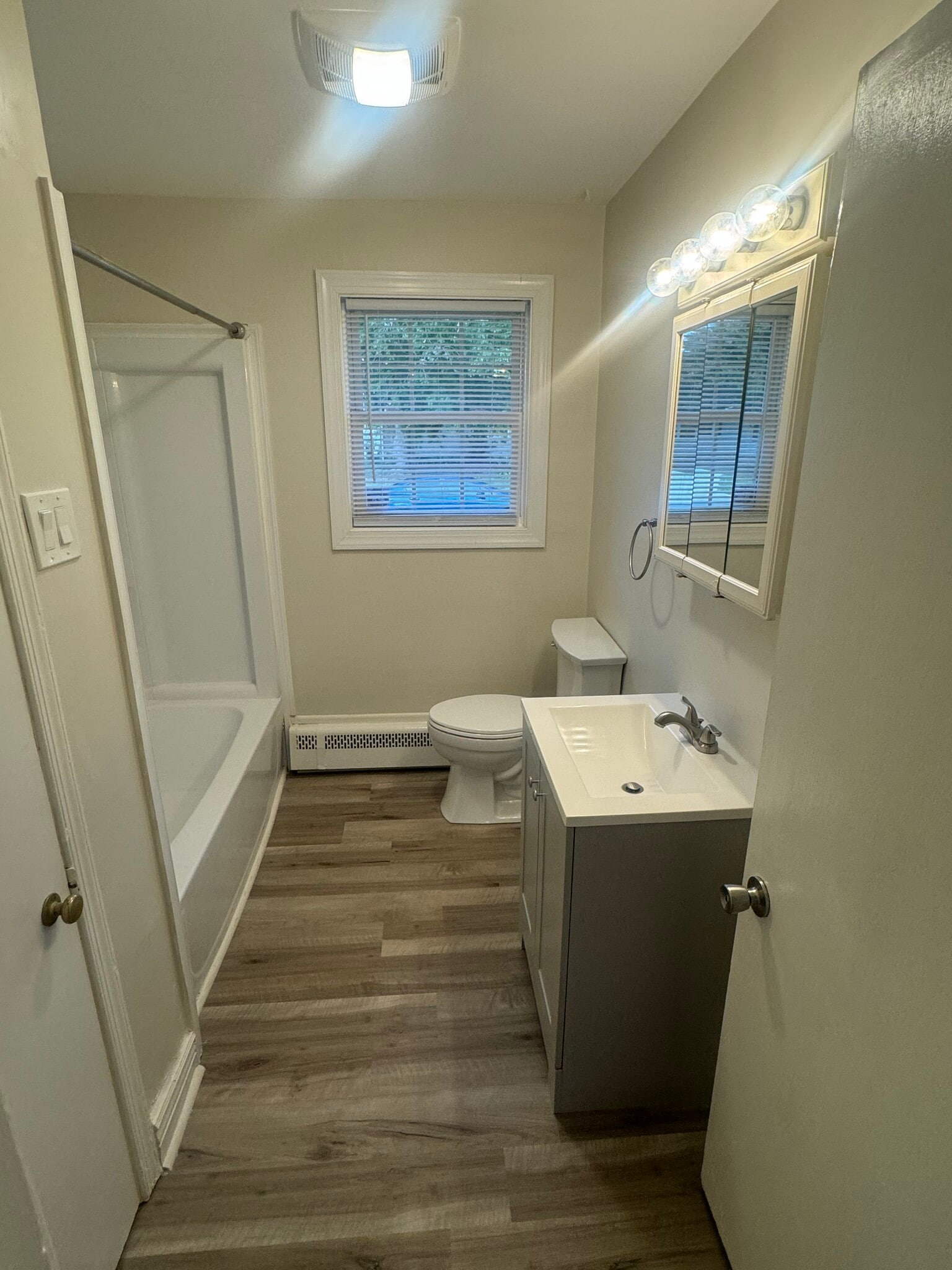 Building Photo - 96 N Halsey Rd