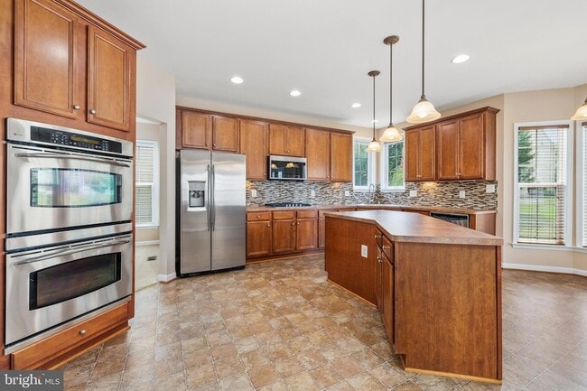 Building Photo - 9036 Woodpecker Ct