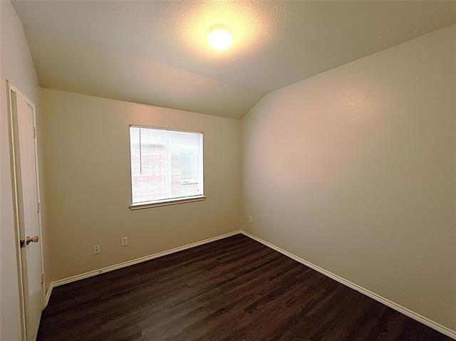 Building Photo - 1923 Pin Oak Ln