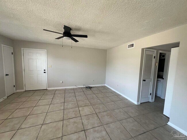 Building Photo - 13528 Canal Dr
