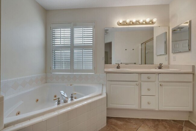 Building Photo - NE Tallahassee Home in the Villages at Maclay