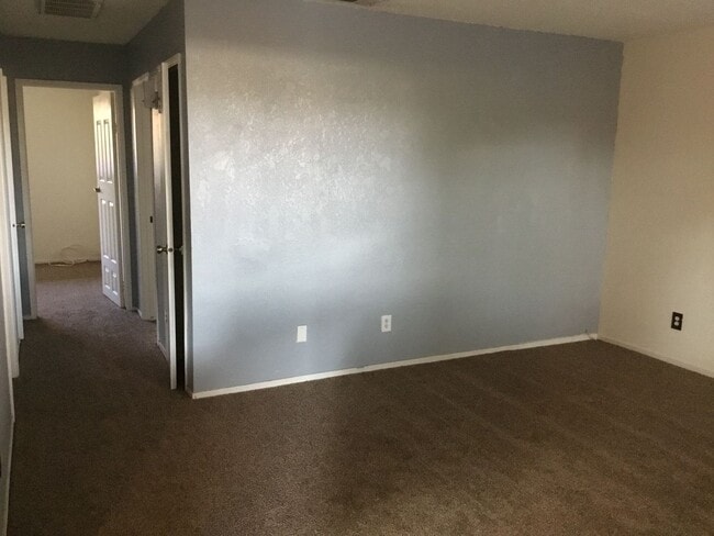 Building Photo - 563 W Alamos Ave