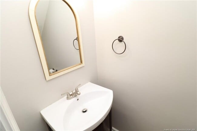 Building Photo - 2704 Thurrock Dr