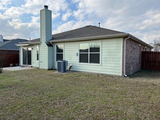 Building Photo - Nice property...