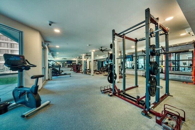 Building Photo - 390 N 2nd Ave