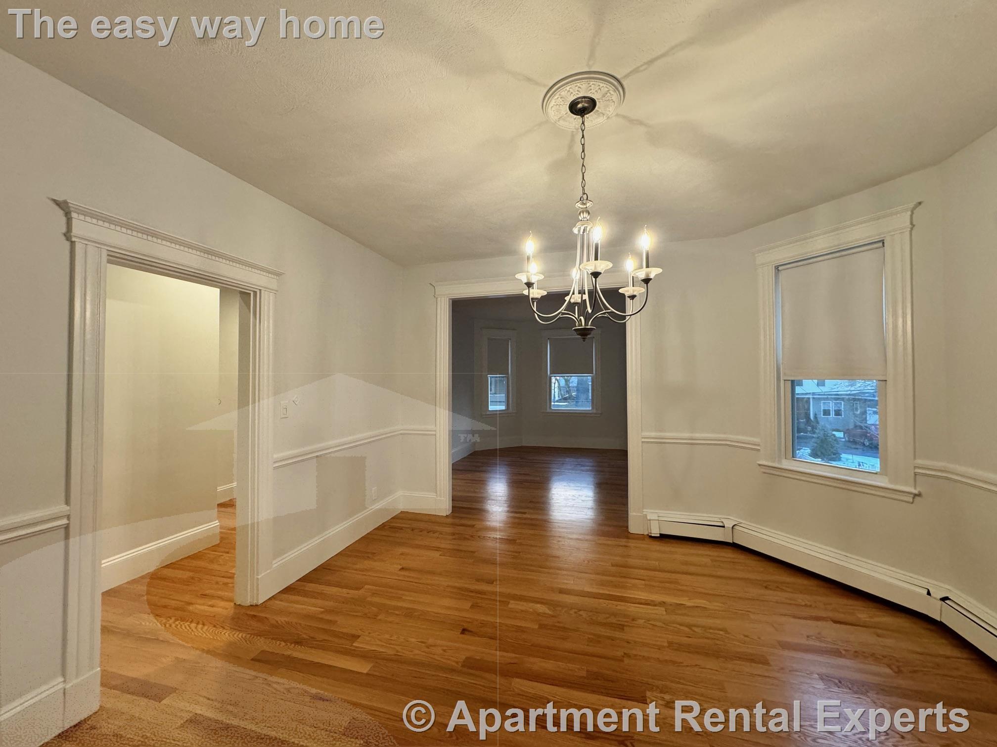 Building Photo - 136 Sharon St