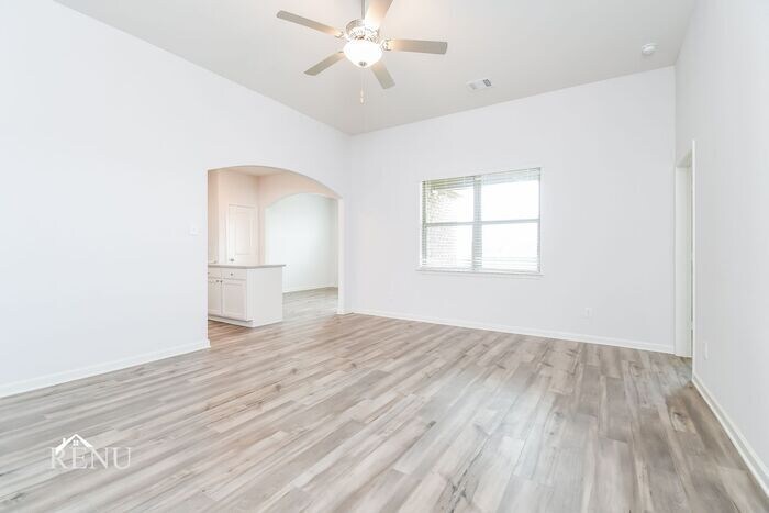 Building Photo - 1105 Wheatfield Ln