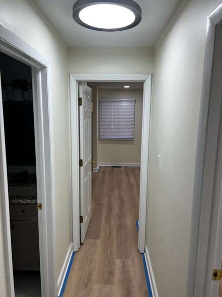 Building Photo - 20137 Woodale St