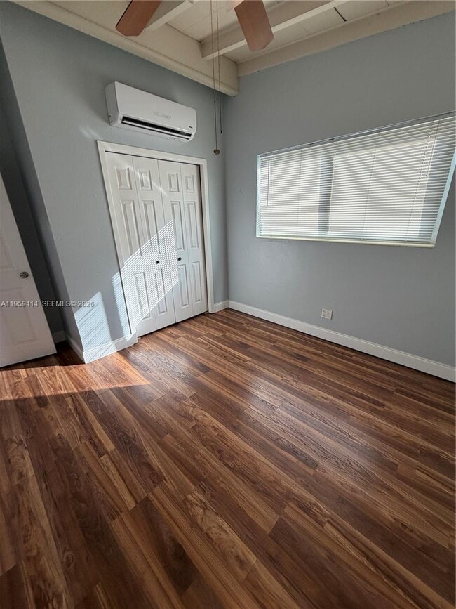 Building Photo - 4210 SW 10th St