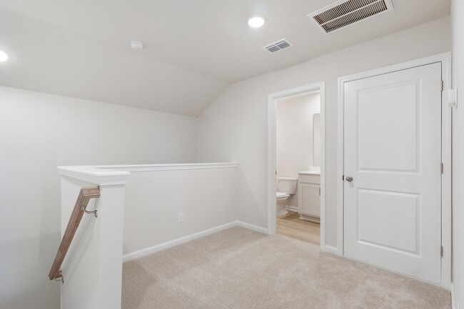 Building Photo - 730 Ebb Tide Rd