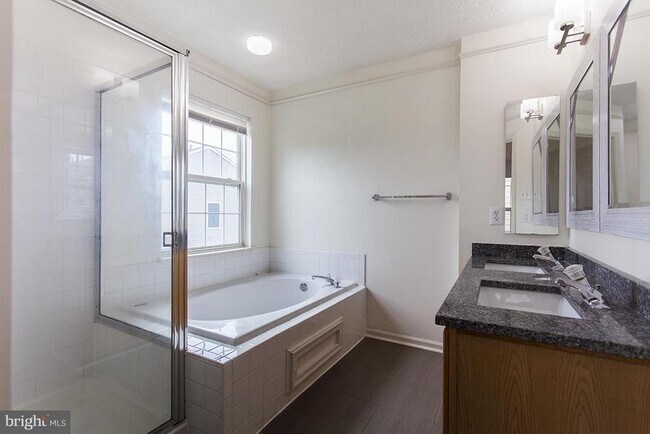 Building Photo - 5931 Autumn Spell