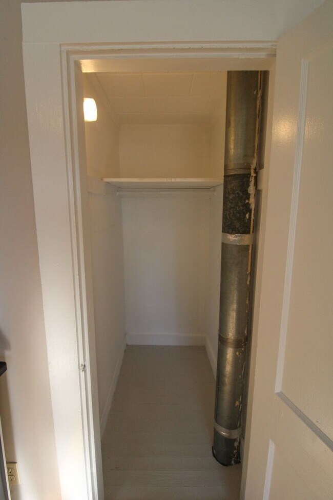 Building Photo - 48 East Main Street