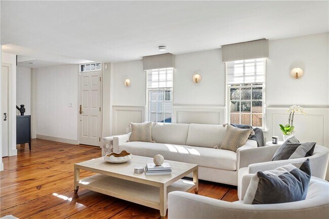 Building Photo - 108 Prospect Hill St