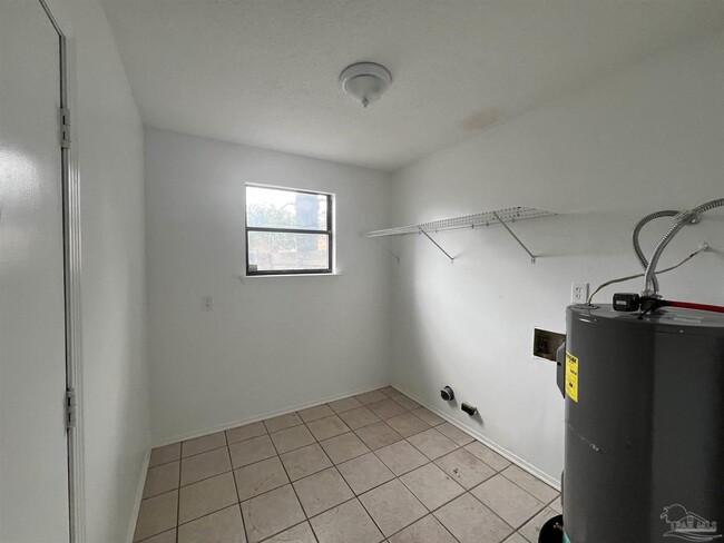 Building Photo - 405 Deborah Ln