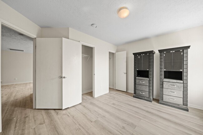 Building Photo - 20719 Fair Castle Dr