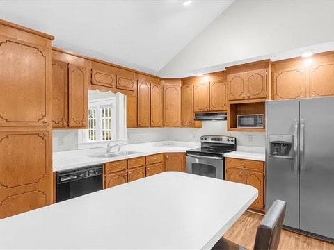 Building Photo - 5660 Mercedes Dr