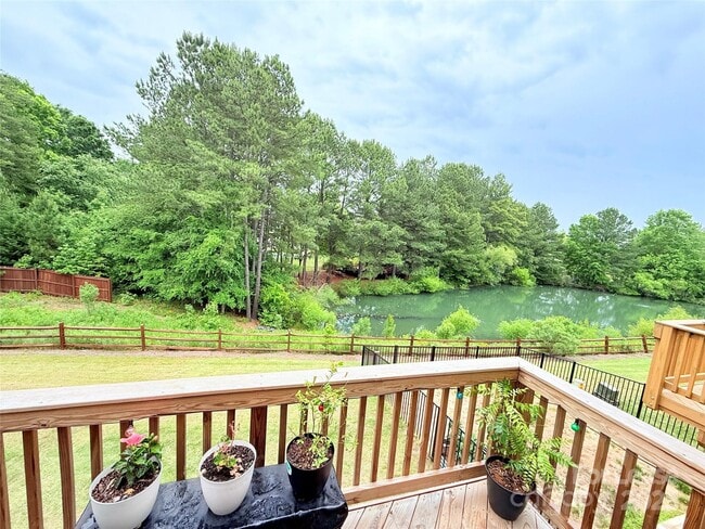Building Photo - 2665 Grantham Place Dr