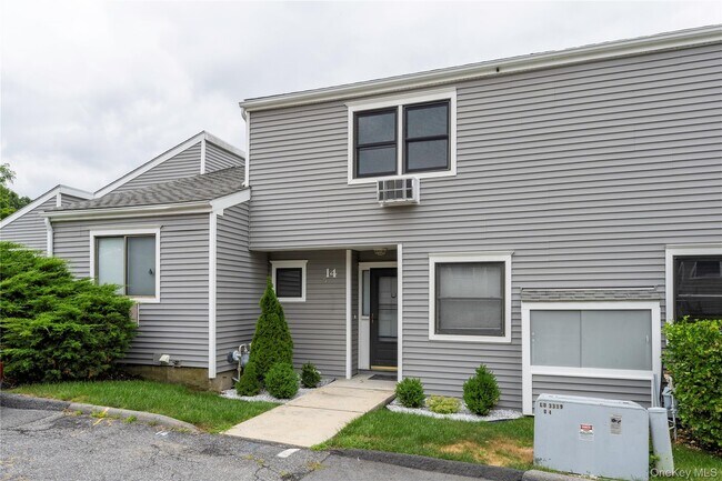 Building Photo - 14 Brewster Woods Dr