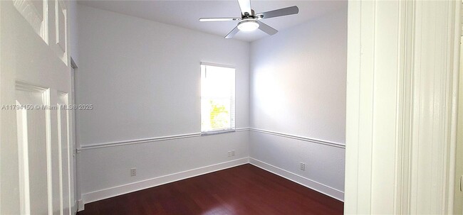 Building Photo - 4451 Laurel Pl