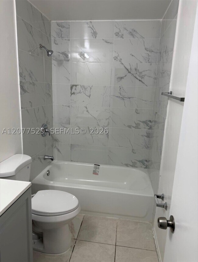 Building Photo - 3255 Coral Ridge Dr