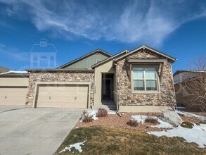 Building Photo - Spacious 4 Bedroom!!