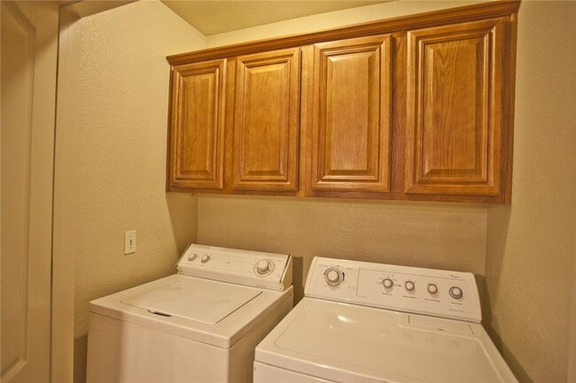 Building Photo - 3012 S B St