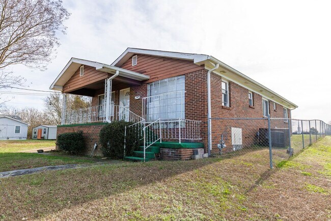 Building Photo - 3/2 in Birmingham