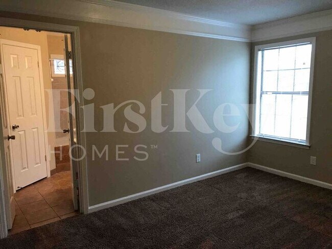 Building Photo - 6577 Cross Oak Dr