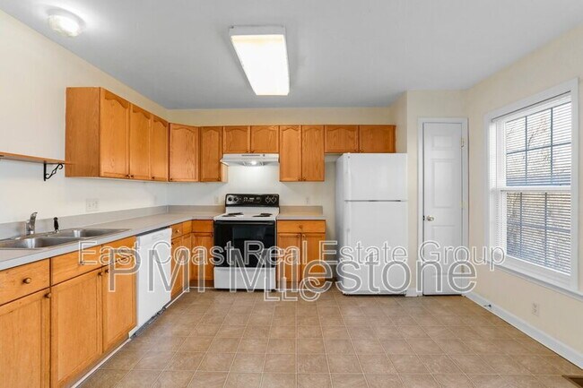 Building Photo - 91 Grindstone Dr