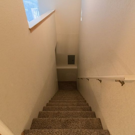 Building Photo - 462 NW Webb St