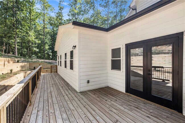 Building Photo - 3220 Sweetbriar Dr