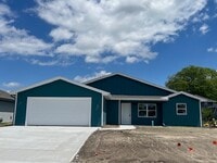 Building Photo - 1221 S Valley View St
