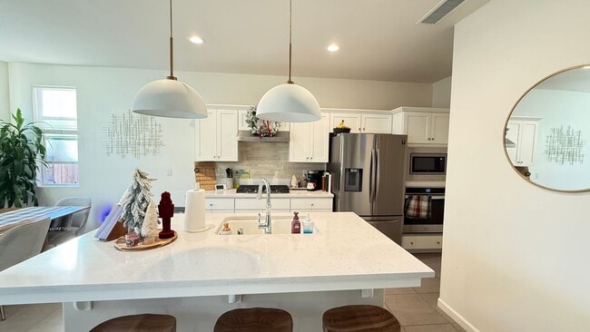 Building Photo - Charming 3 Bedroom Home in a Quiet Madera Neighborhood