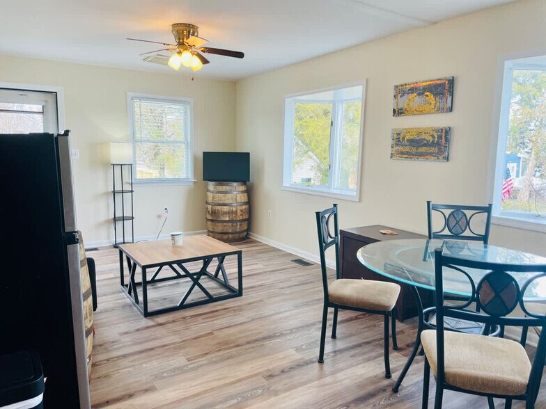 Building Photo - 14380 Calvert St