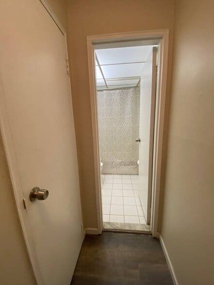 Building Photo - 50 Gibbs Rd