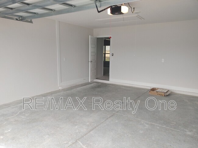 Building Photo - 8398 N Jay Dr