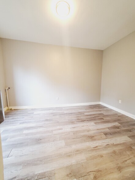 6 Bergen Ave 12 - 12 Bergen Ave