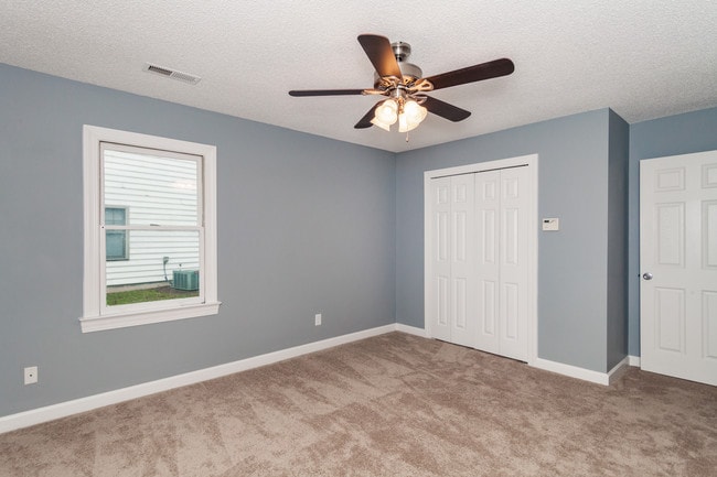 Building Photo - 2113 Tanglewood Rd
