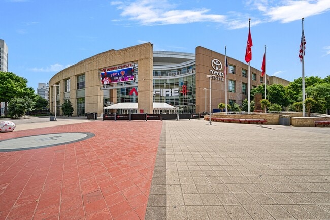 Building Photo - 1727 Hadley St