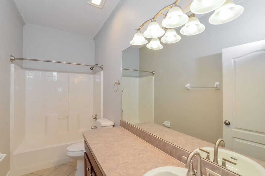 Building Photo - 3303 Primrose Willow Dr