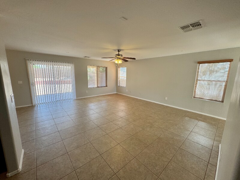 Building Photo - 1337 E Stirrup Ln