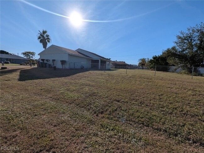 Building Photo - 927 SE 19th St