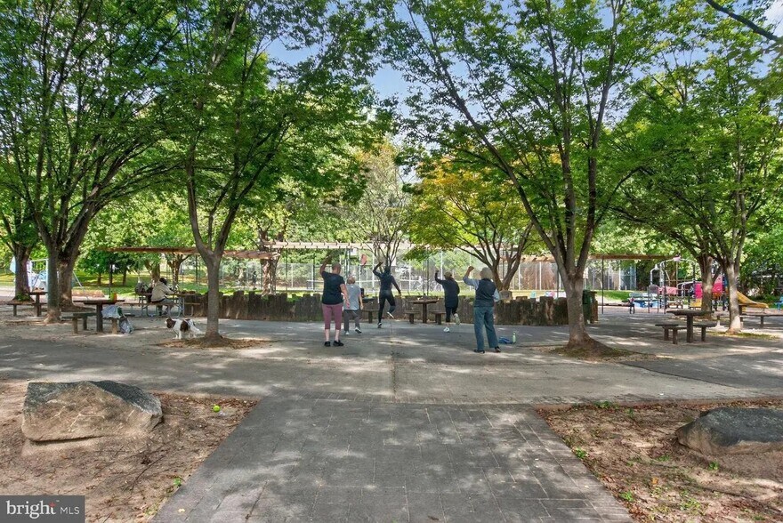 Building Photo - 70 Ellsworth Heights St