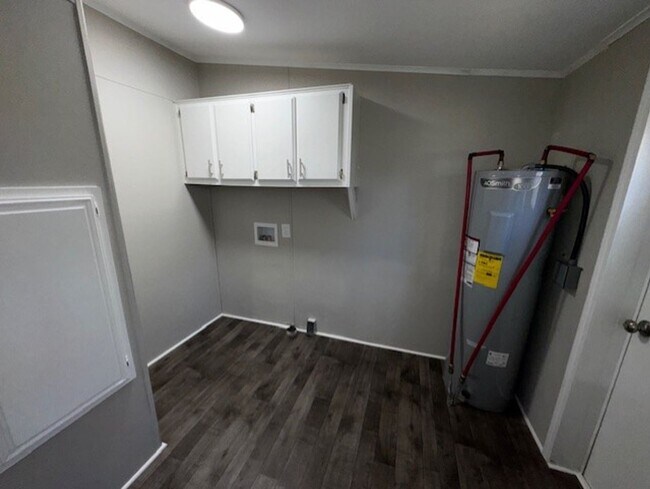 Building Photo - Discover this well-maintained 3-bedroom, 2-bath home in Lincolnton, NC,