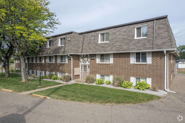 Building Photo - Fountaine Apartments