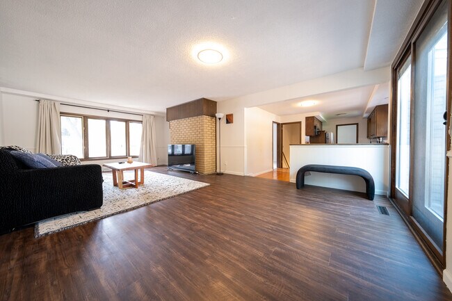 Building Photo - 4517 W 113th St